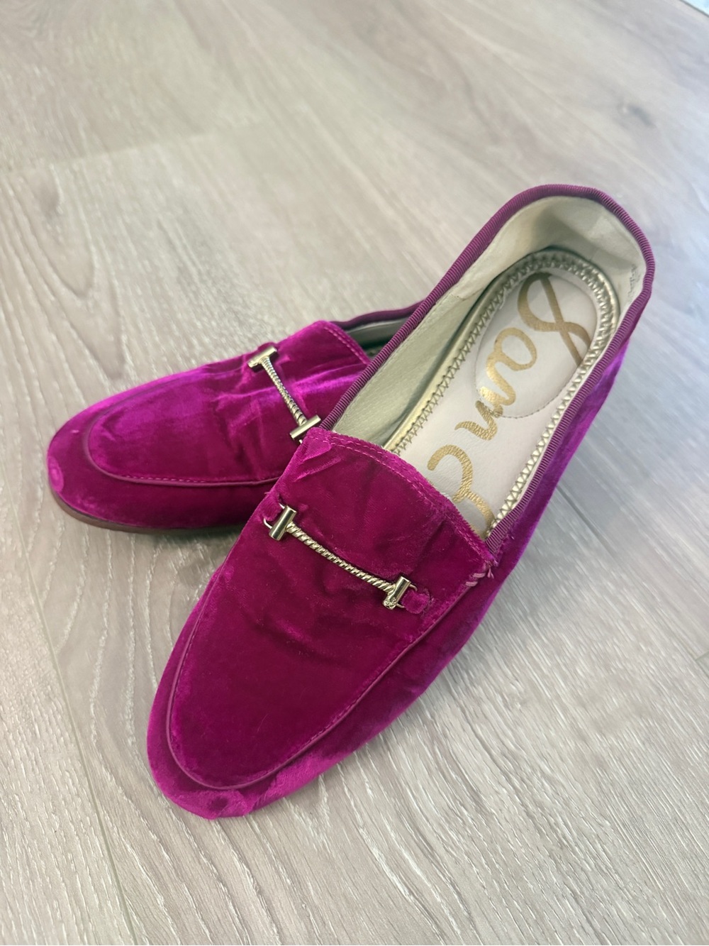 Sam Edelman woMen's Velvet Loafers in Magenta with Gold Bit - Picture 1 of 4